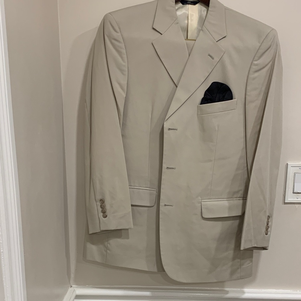 Brooks Brothers Tan Blazer with Black Pocket Square